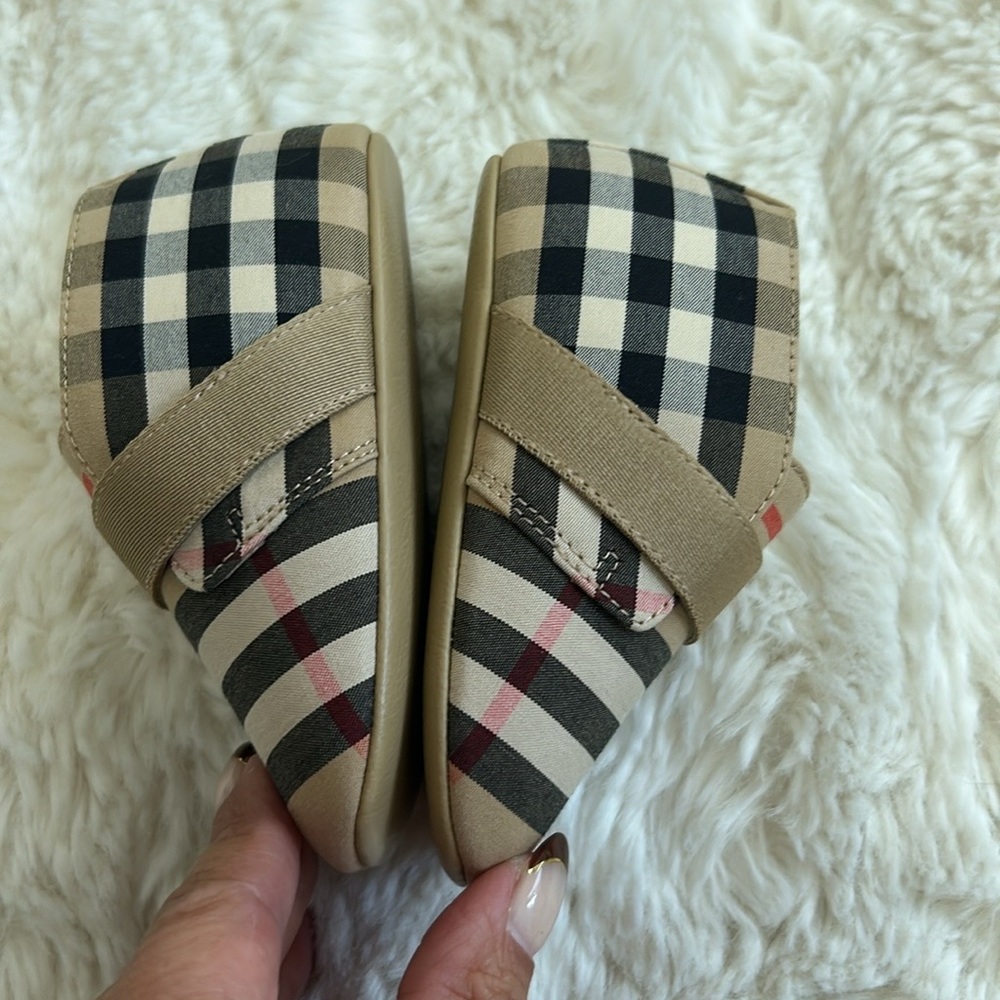 Burberry Infants Charleton Vintage Check Crib Shoes - Picture 3 of 10